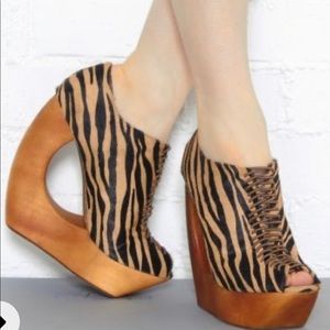 Jeffrey Campbell Rockin Tiger Print Wedge